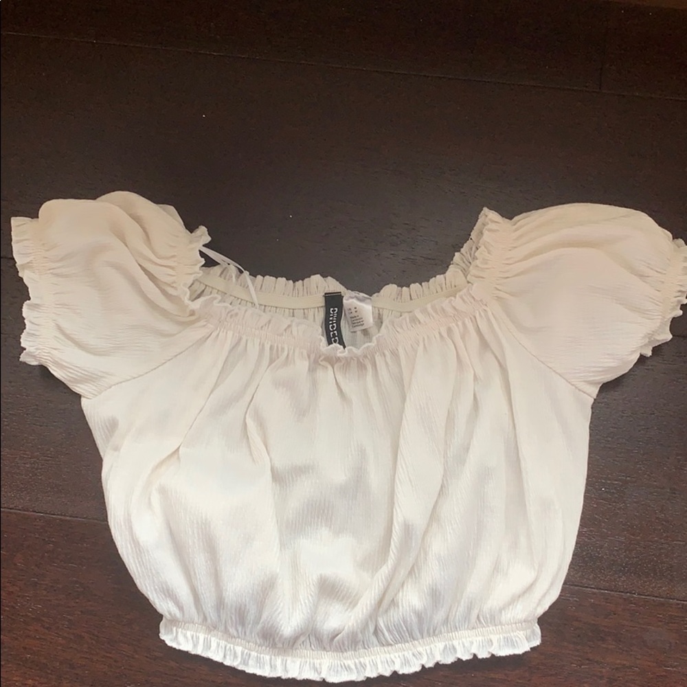H&M of the shoulder crop top